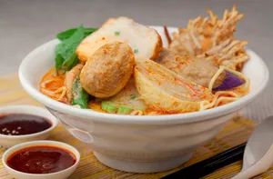 LAKSA Yong Tau Foo 叻沙酿豆腐